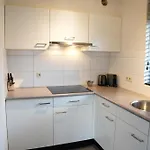 De Elysium 4-persoons Met Bubbelbad Binnen En Buiten Hotspring Bad, Sauna, Sunshower, Stadstuin, Wifi * 利费尔德