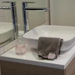 De Elysium 4-persoons Met Bubbelbad Binnen En Buiten Hotspring Bad, Sauna, Sunshower, Stadstuin, Wifi *