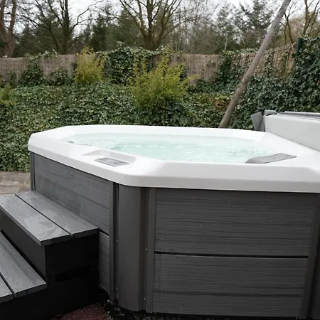 Semesterbostad De Elysium 4-persoons Met Bubbelbad Binnen En Buiten Hotspring Bad, Sauna, Sunshower, Stadstuin, Wifi *
