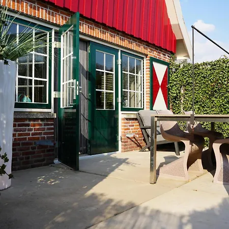 De Elysium 4-persoons Met Bubbelbad Binnen En Buiten Hotspring Bad, Sauna, Sunshower, Stadstuin, Wifi Semesterbostad *