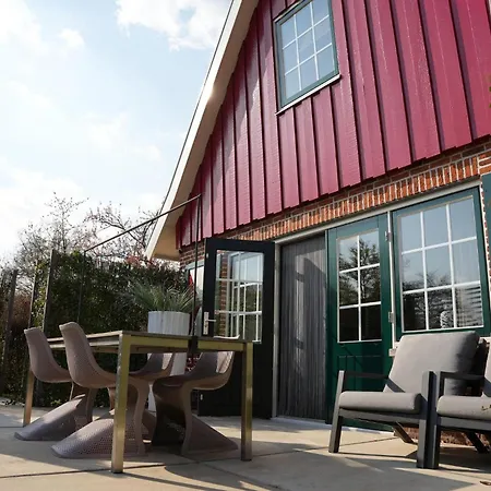 Semesterbostad De Elysium 4-persoons Met Bubbelbad Binnen En Buiten Hotspring Bad, Sauna, Sunshower, Stadstuin, Wifi *