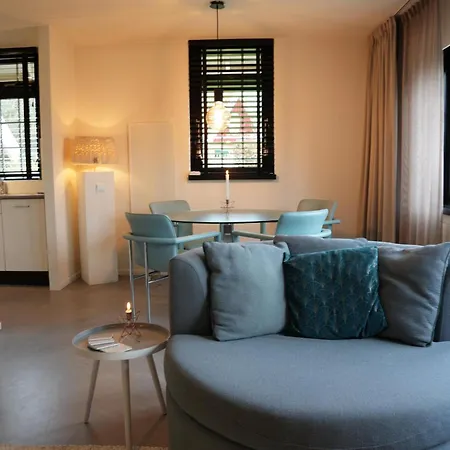 De Elysium 4-persoons Met Bubbelbad Binnen En Buiten Hotspring Bad, Sauna, Sunshower, Stadstuin, Wifi Semesterbostad *