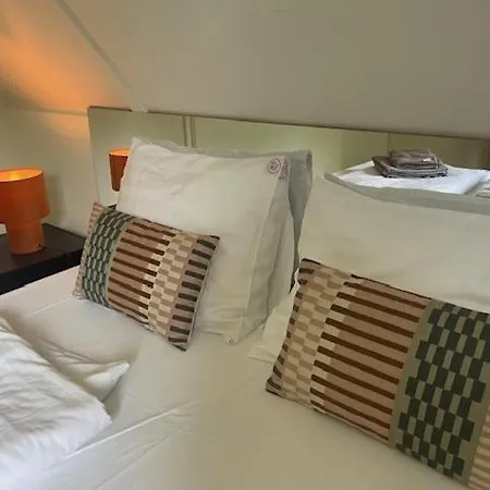 De Elysium 4-persoons Met Bubbelbad Binnen én Buiten Hotspring Bad, Sauna, Sunshower, Stadstuin, Wifi * Lievelde