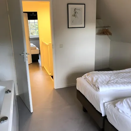 Semesterbostad De Elysium 4-persoons Met Bubbelbad Binnen En Buiten Hotspring Bad, Sauna, Sunshower, Stadstuin, Wifi Lievelde