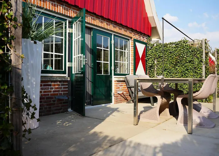 De Elysium 4-persoons Met Bubbelbad Binnen En Buiten Hotspring Bad, Sauna, Sunshower, Stadstuin, Wifi Semesterbostad *