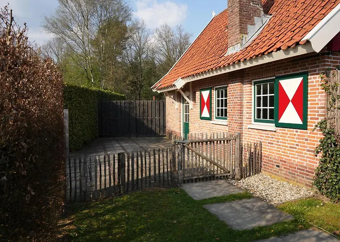 De Elysium 4-persoons Met Bubbelbad Binnen En Buiten Hotspring Bad, Sauna, Sunshower, Stadstuin, Wifi Lievelde