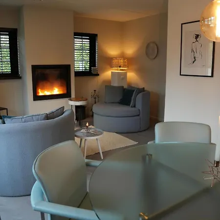 Сasa de vacaciones De Elysium 4-persoons Met Bubbelbad Binnen én Buiten Hotspring Bad, Sauna, Sunshower, Stadstuin, Wifi