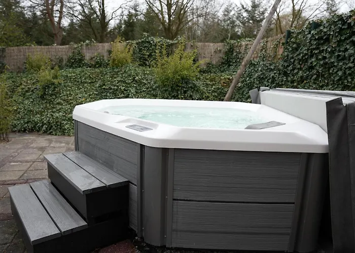 Сasa de vacaciones De Elysium 4-persoons Met Bubbelbad Binnen én Buiten Hotspring Bad, Sauna, Sunshower, Stadstuin, Wifi *